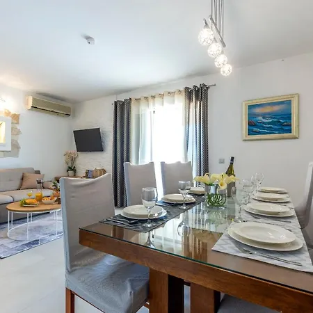 Patria Willa Ražanj